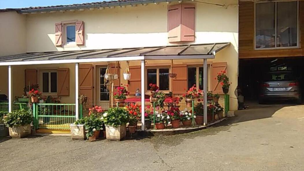 Gite A La Ferme Montesquieu-Avantes Exterior photo